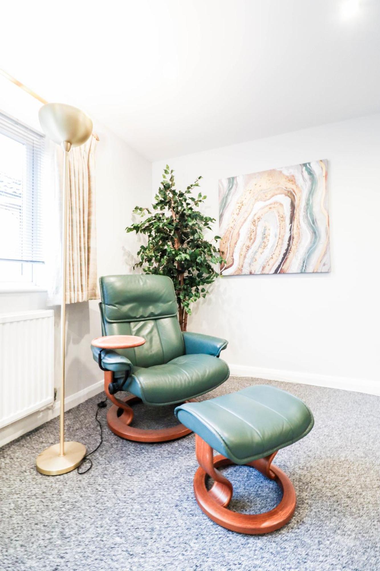 Bright And Spacious Contractor House L Parking! ボーハムウッド エクステリア 写真